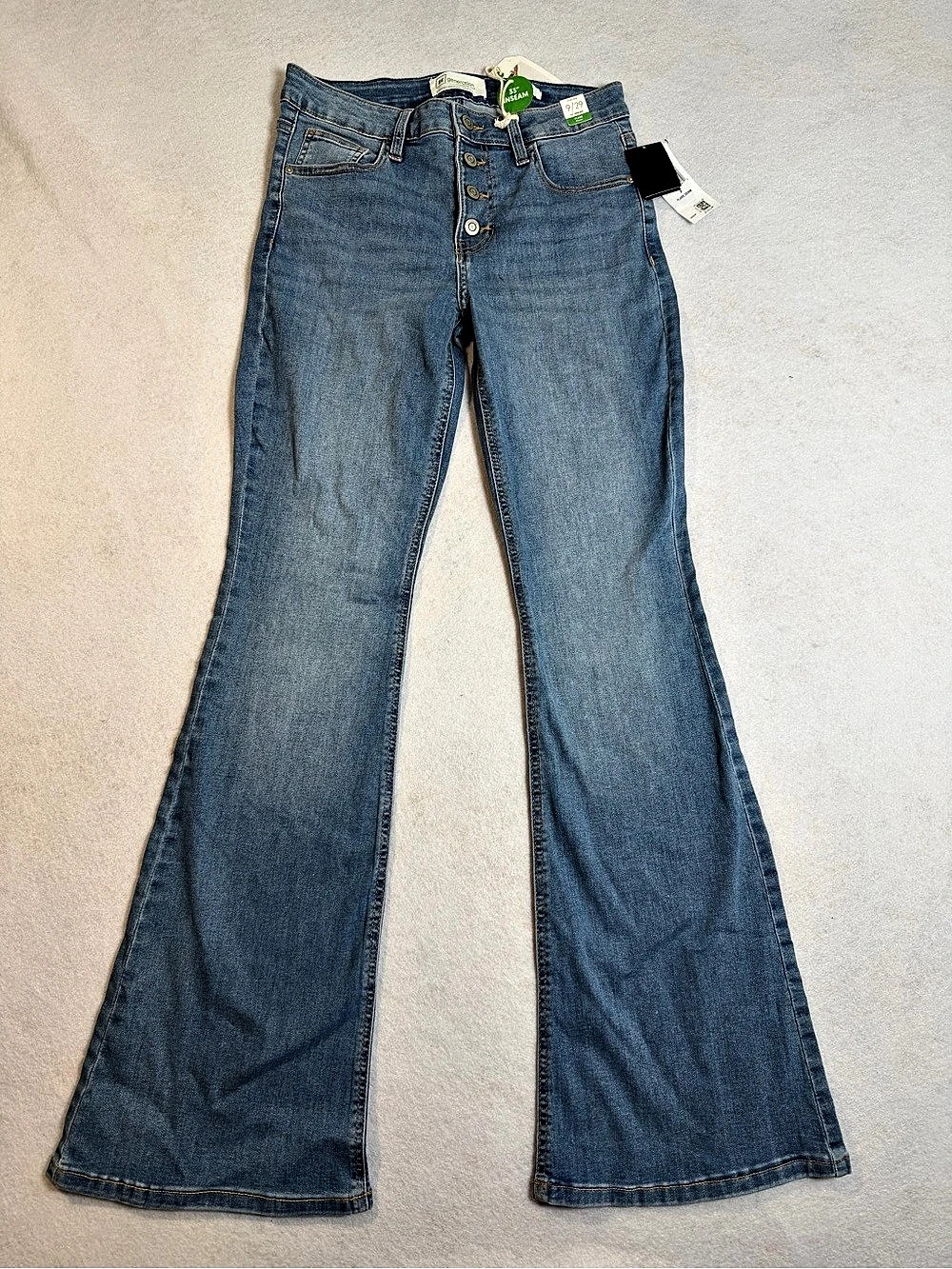 Celebrity Pink Mid-Rise Flare Jeans in Blue Size 9 NWT